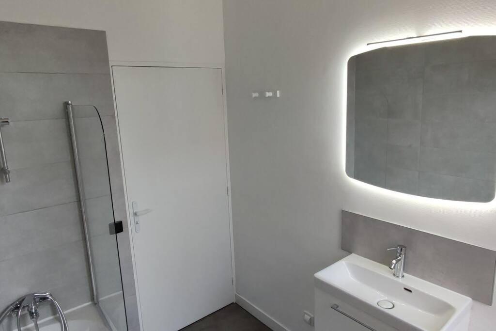 Maison Ronchin/Lille - Proche Toutes Commodites Bagian luar foto
